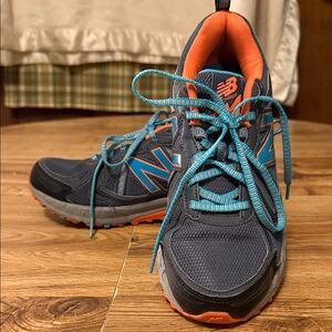 New Balance Women’s sz 8 All Terrain athletic shoes